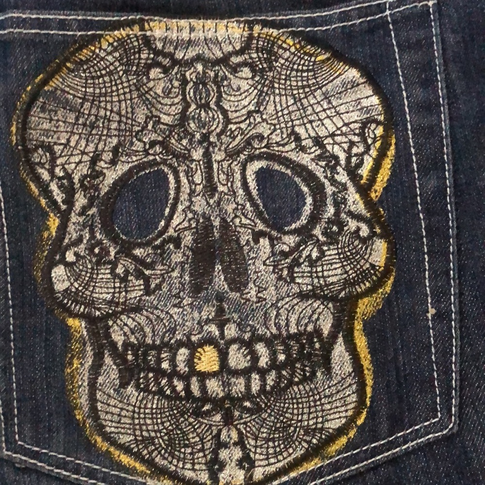 CUTE M2 Jeans, w/ lovely skulls designs back And front size 44”  jeans Shorts
